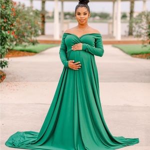 Hunter Green Long Sleeve Maternity Off the Shoulder Half Circle Gown, Size Small